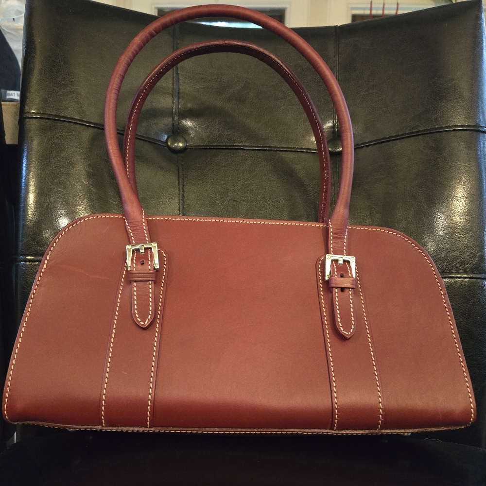 VINTAGE Alto Dooney & Bourke Red Leather Bag w/ Dust Bag.  Good used condition! - Picture 3 of 9